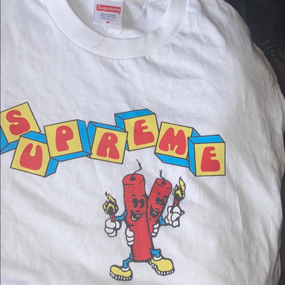 Supreme t shirt